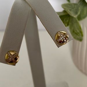 14k yellow gold stud earrings